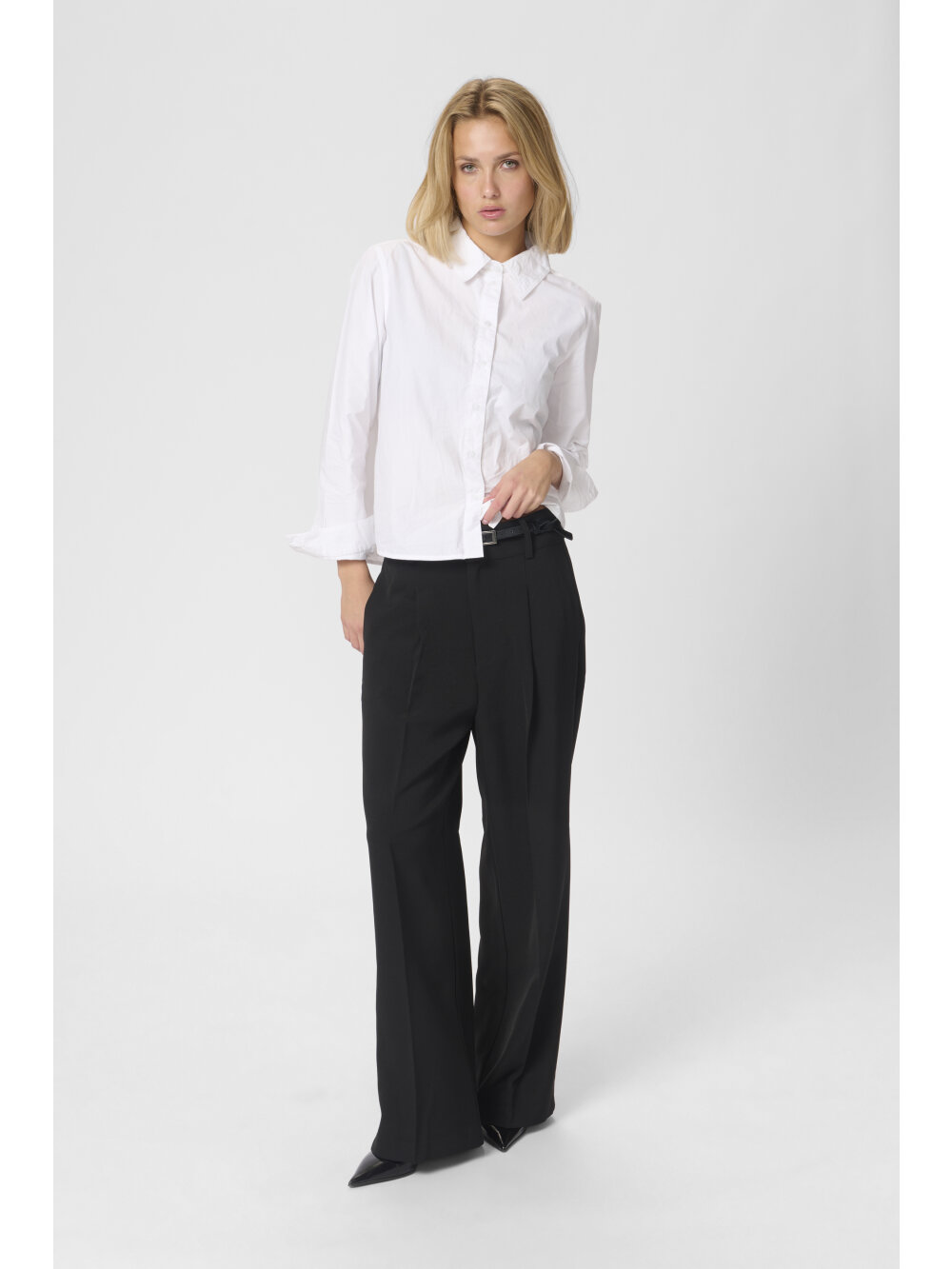 My Essential Wardrobe - 28 THE TAILORED HIGH PANT