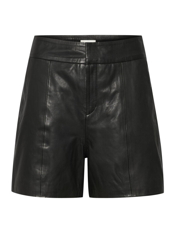 My Essential Wardrobe - 12 THE LEATHER SHORTS