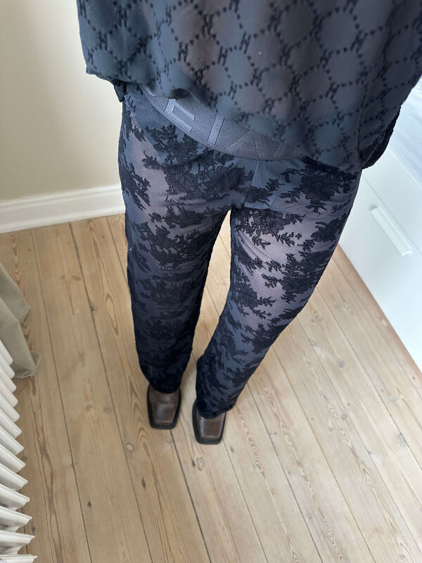 Hype the Detail - 21 850 lace Leggins