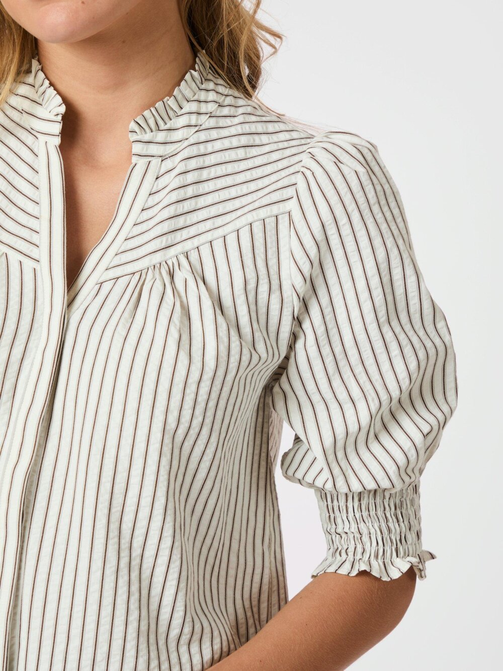 Neo Noir - Diana Crepe Stripe Bluse