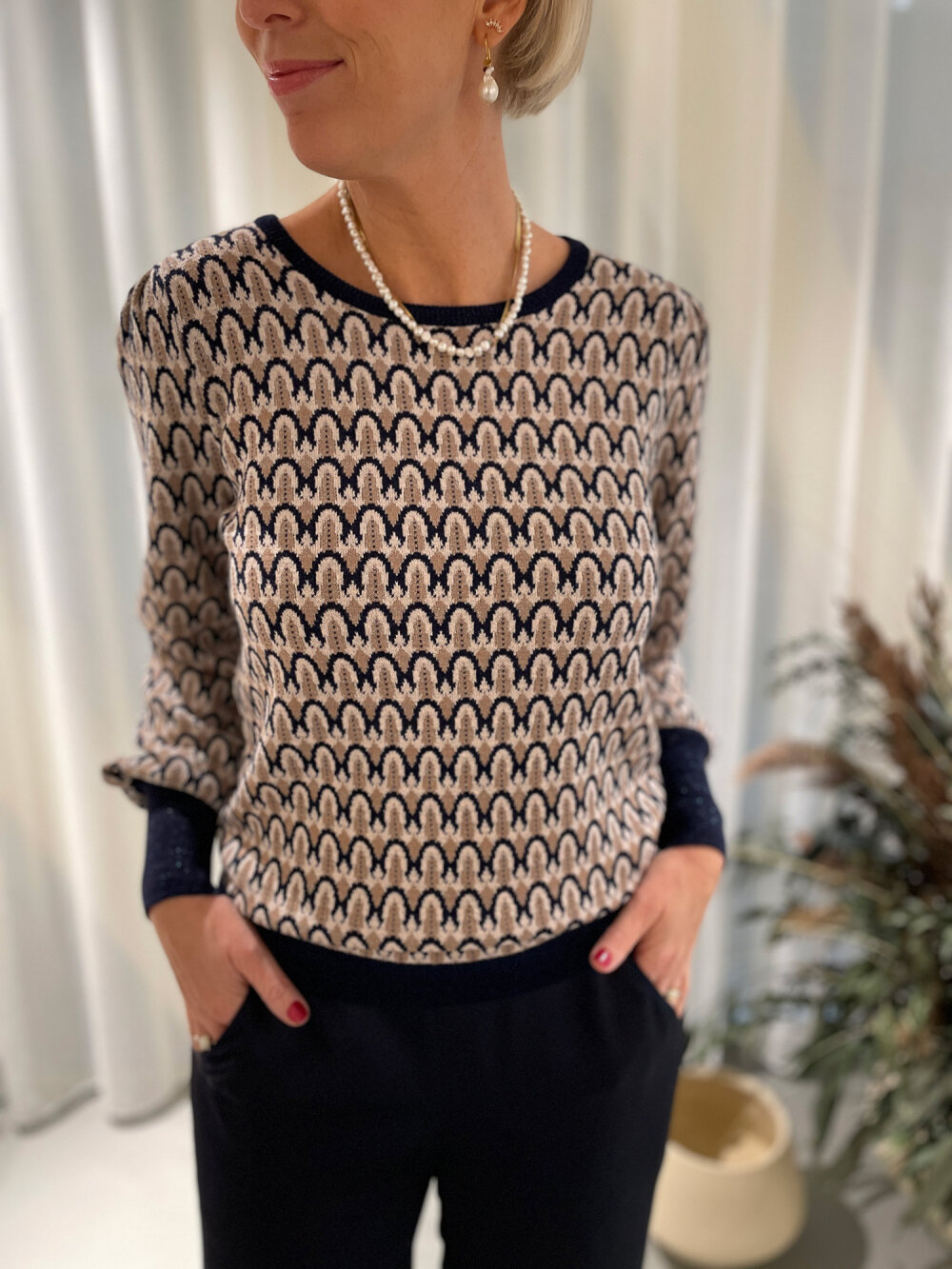 Neo Noir - loline Pattern Strik Bluse