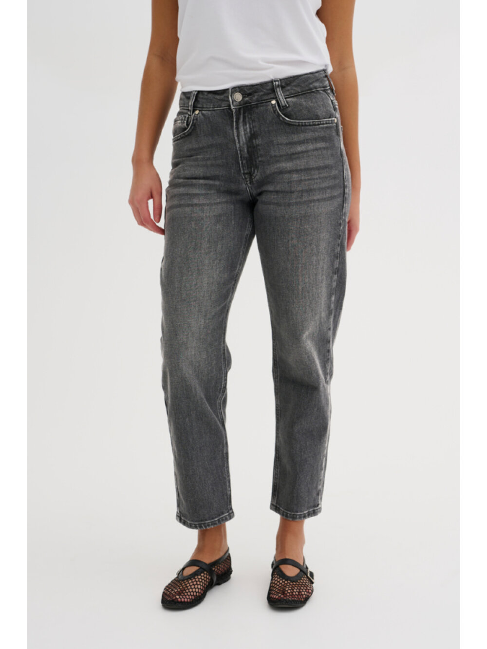 My Essential Wardrobe - 34 THE MOMMY 139 HIGH TAPERED Jeans