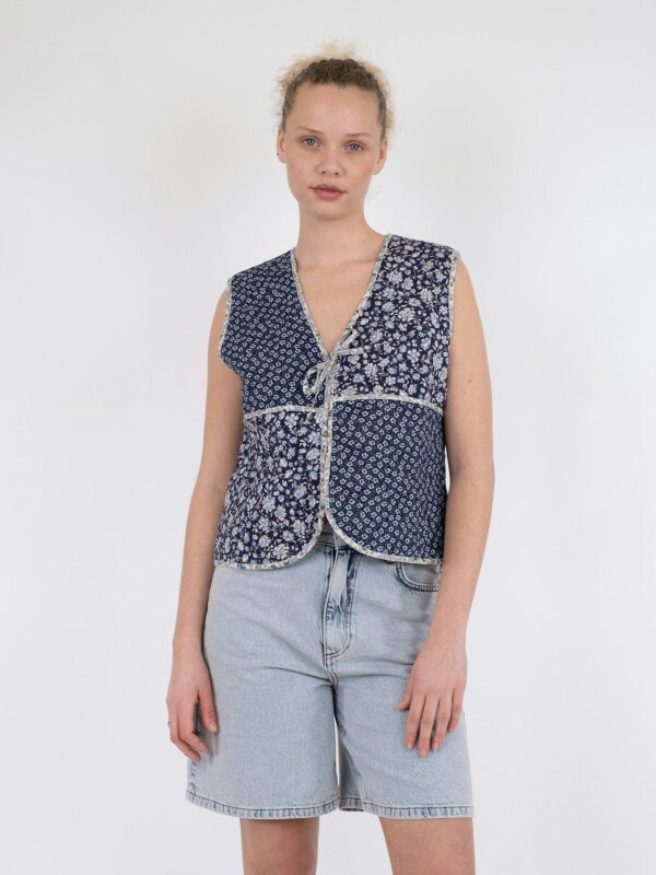 Neo Noir - Karine Quilt Combination Vest