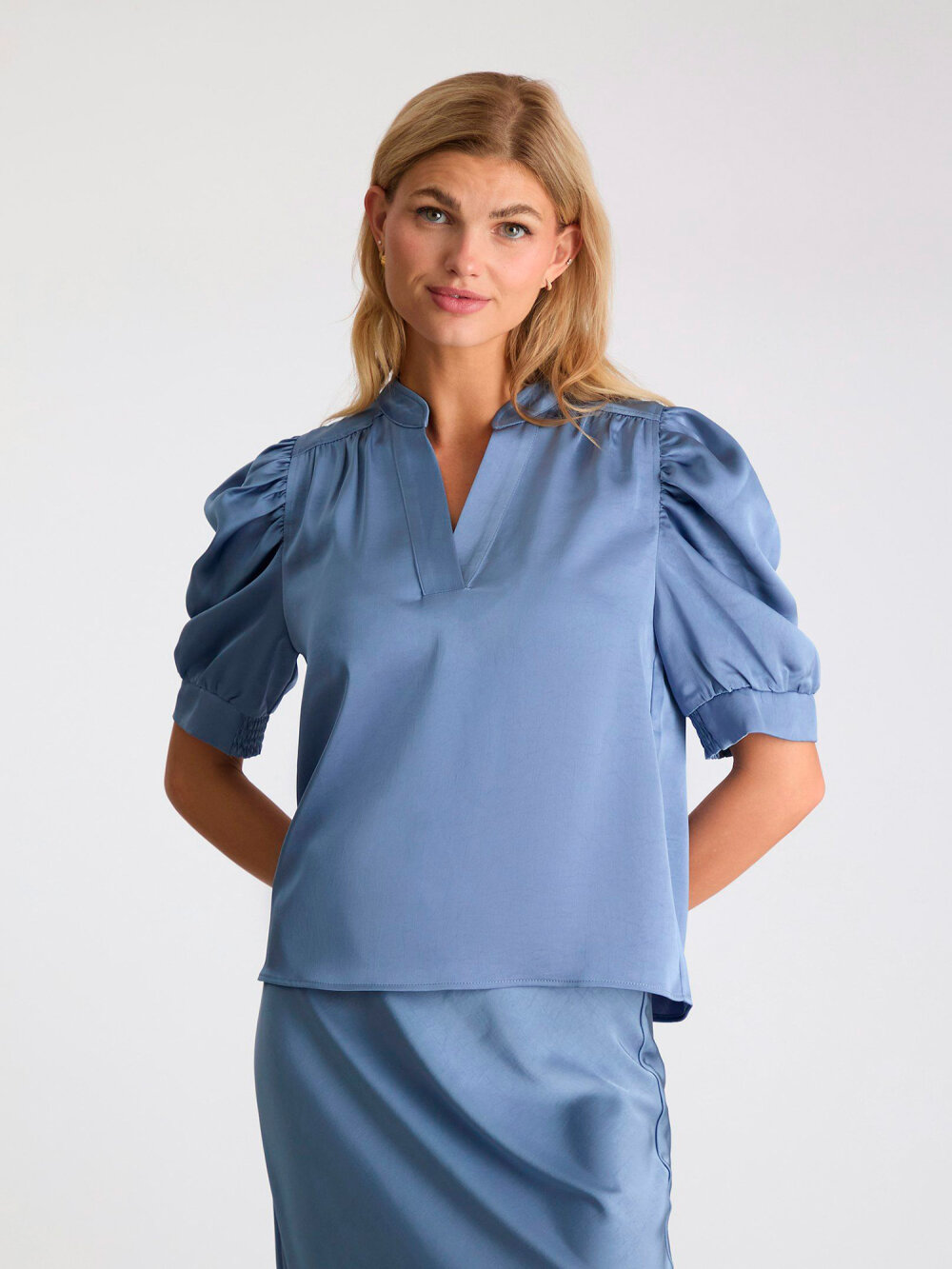 Neo Noir - Roella Heavy Sateen Bluse